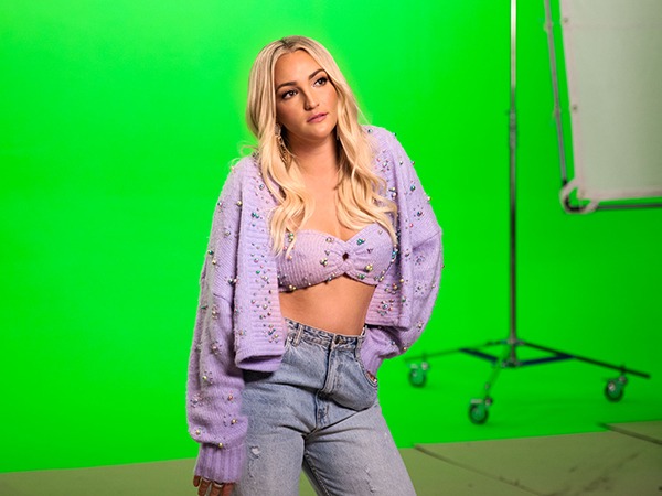 Jamie Lynn Spears Taps Chantel Jeffries For “Follow Me (Zoey 101)” Update