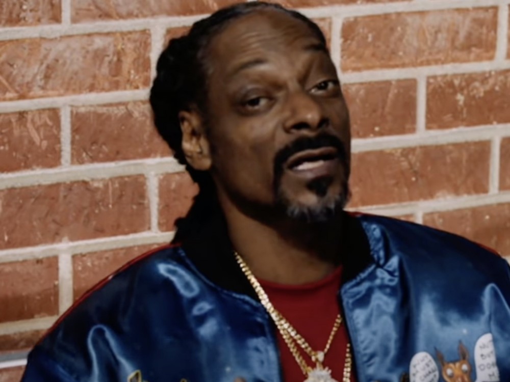 Snoop Dogg Embraces Smoke Day W/ Surprise New Album