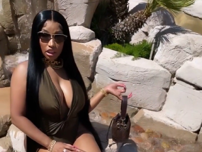 Nicki Minaj Bodies The Backyard Challenge In A Bikini