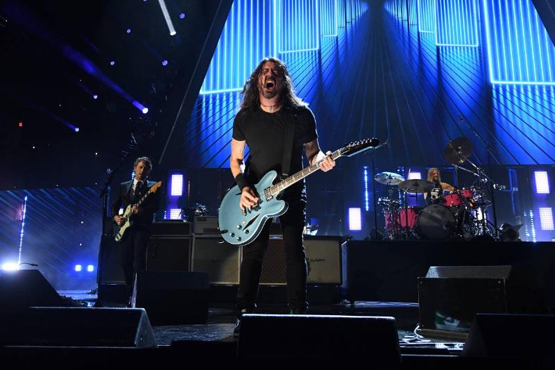 Jason Sudeikis Gets Back Into Coaching For The Foo Fighters
