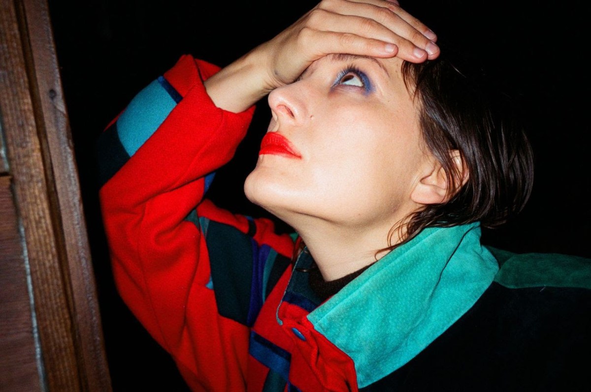 NEWS: Cate Le Bon shares new video for ‘Remembering Me’
