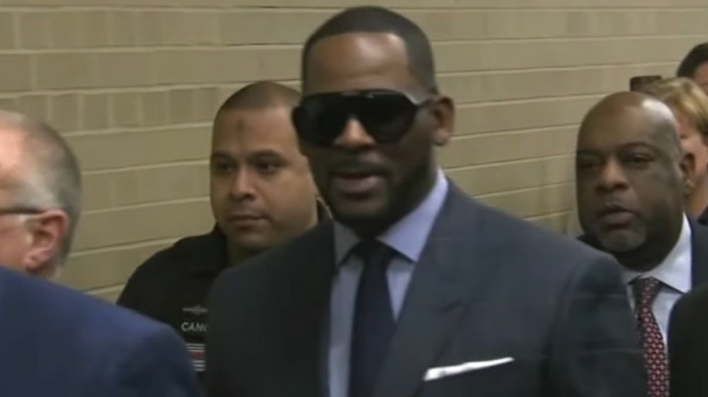 R. Kelly’s Former Goddaughter Testifies That He Slept With Her At Age 15