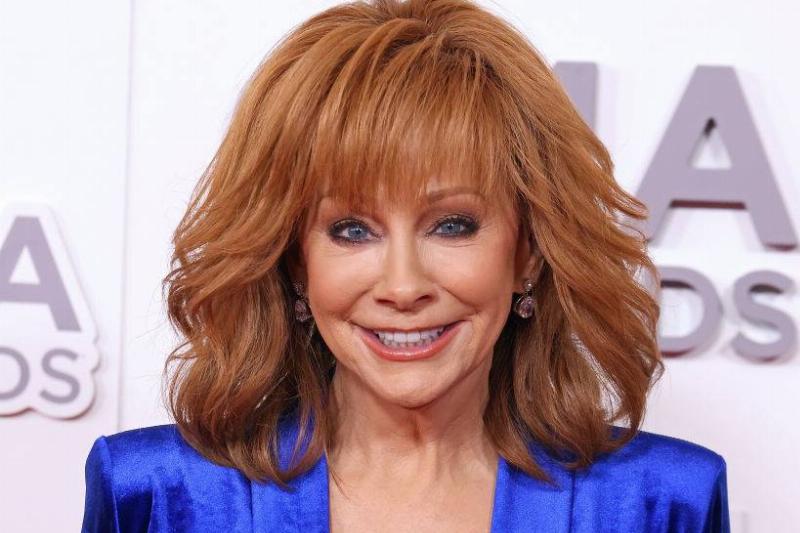 Reba McEntire Makes Surprising Return At The CMA Awards After Vocal Rest