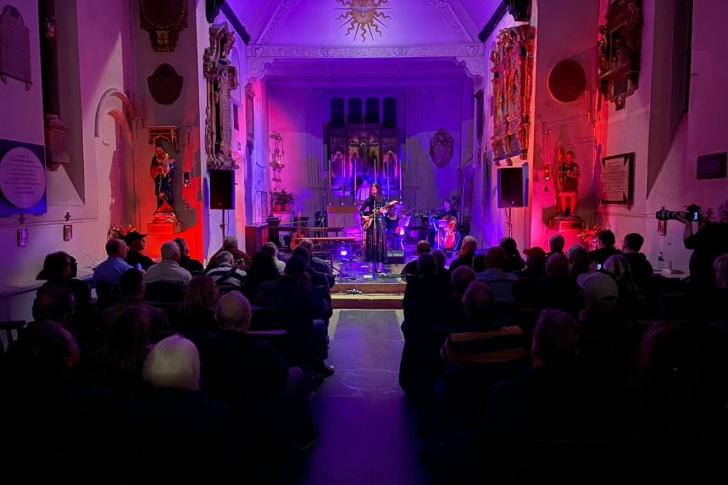 NEWS: Roxanne De Bastion releases live album ‘live at St. Pancras Old Church’