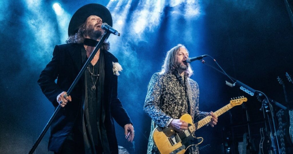 Watch Now: The Black Crowes and Darius Rucker Join Forces on “She Talks To Angels” at CMT Awards