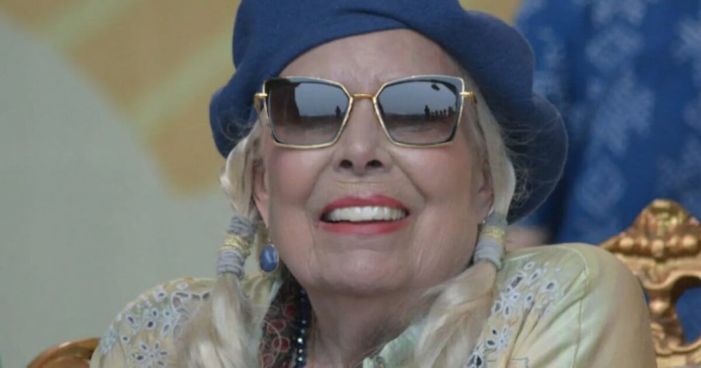 Joni Mitchell Plays First Ticketed Performance in 23 Years