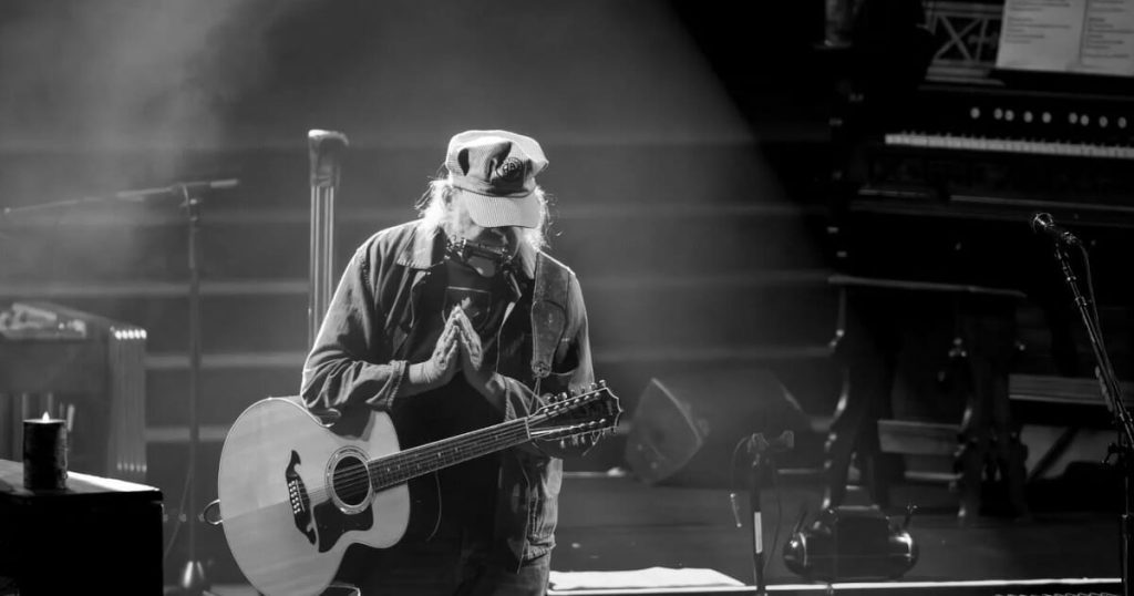 Watch: Neil Young & Crazy Horse Deliver ‘Tonight’s The Night’ and ‘Everybody Knows This is Nowhere’ in Full