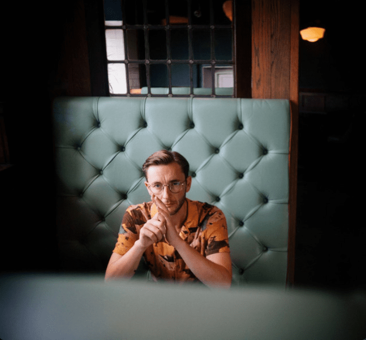 NEWS: Tom Bright shares ‘Pull Me Up’ single ahead of ‘Somewhere Anywhere’ album