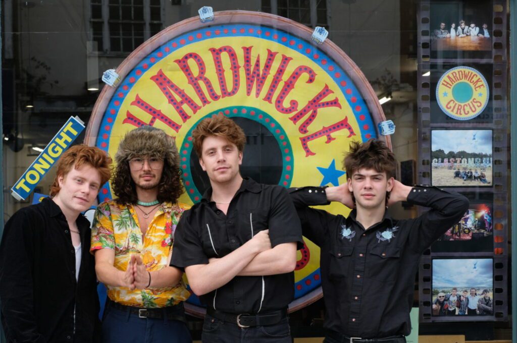 NEWS: Hardwicke Circus unveil new single featuring Graham Parker and Nick Lowe ahead of tour