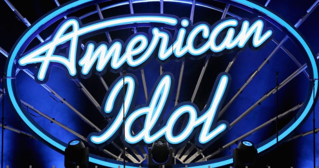 Power Goes out During ‘American Idol’ Alums’ Concert