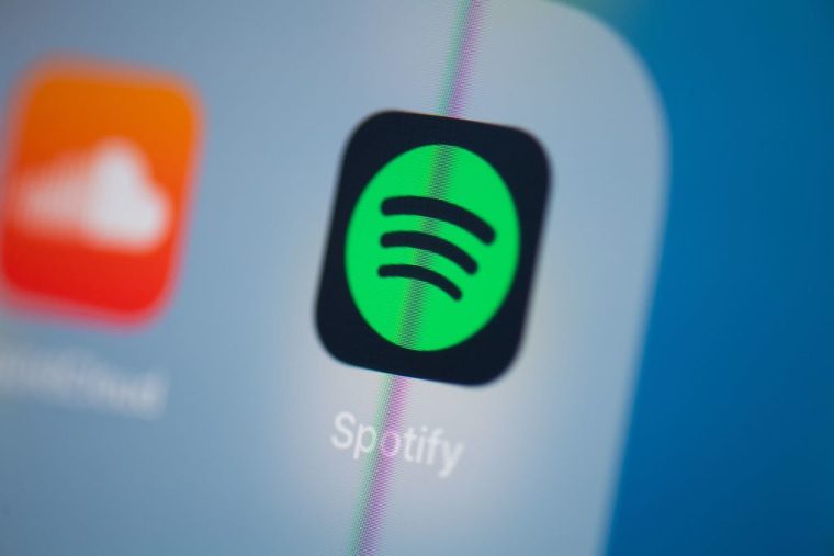 Report: Spotify is populating its playlists with “ghost artists”