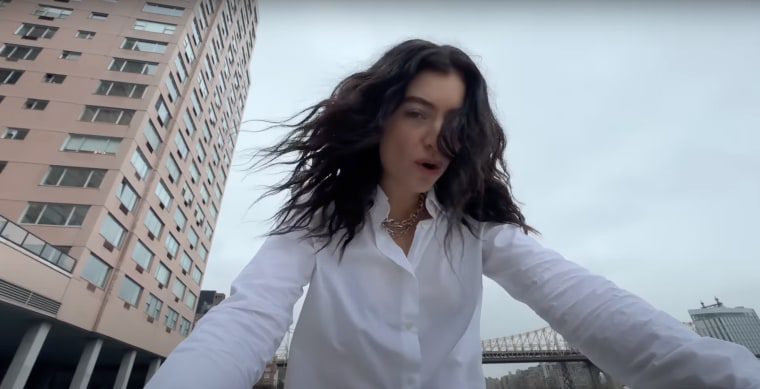 Let “Lorde Summer” style liberate you from the algorithm