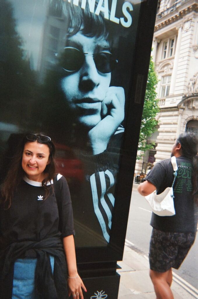 Nobody at the Oasis show cares if you’re cool