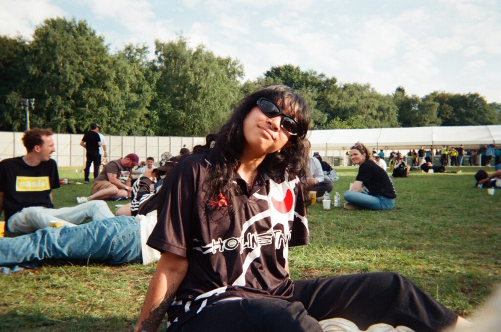 Nobody at the Oasis show cares if you’re cool