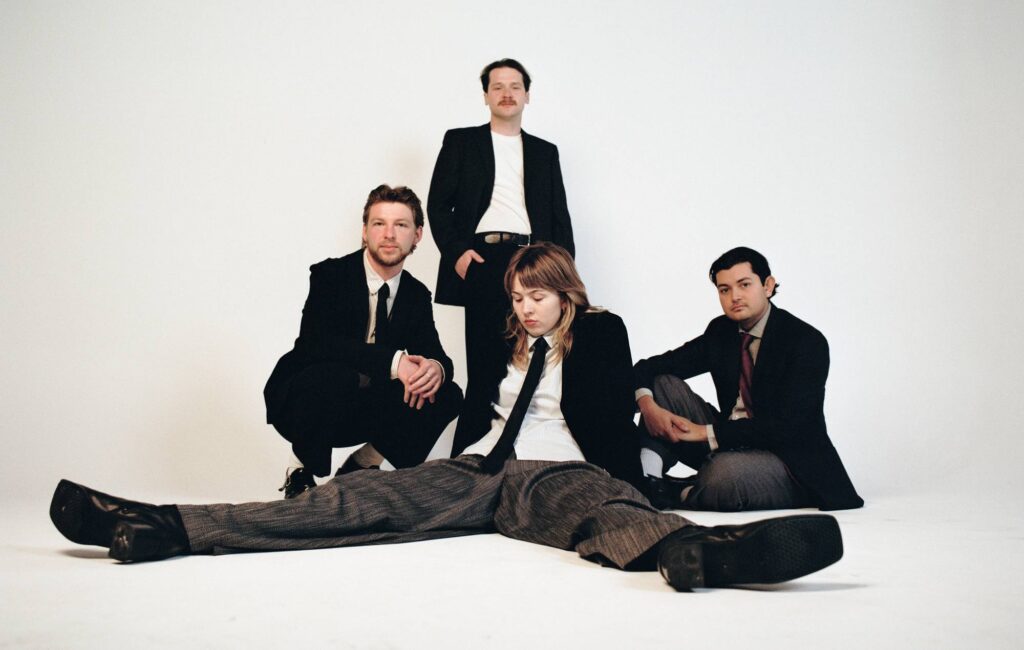 The Belair Lip Bombs announce new album ‘Again’, share glistening new single ‘Hey You’