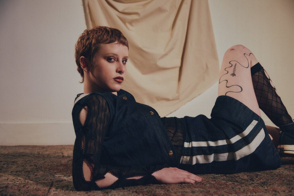 Daffo on Where the Earth Bends and writing discomforting love songs