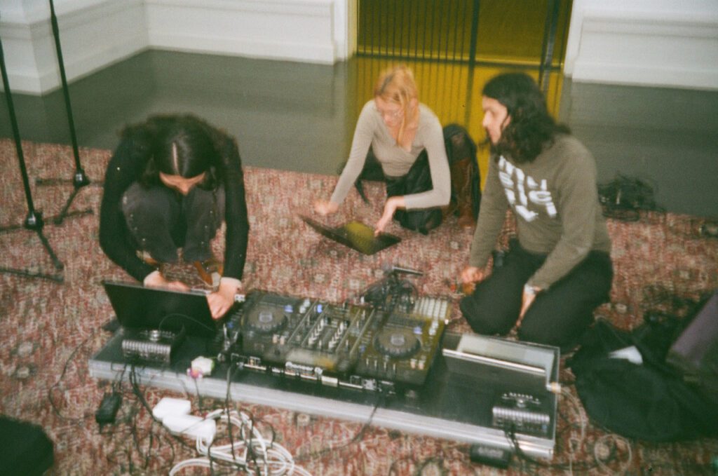 haloplus+ bring romance to the Copenhagen music scene