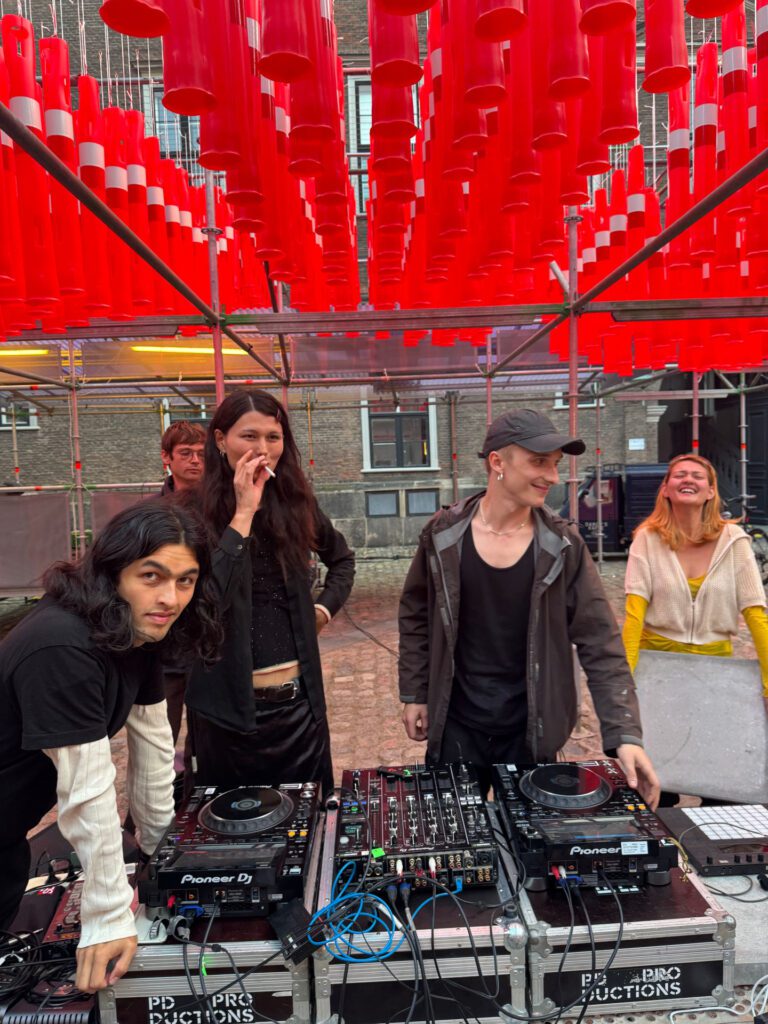 haloplus+ bring romance to the Copenhagen music scene