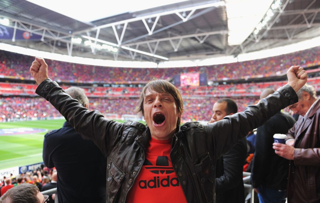 Primal Scream share tribute after Manchester United and fans honour Mani: “His light shines on”