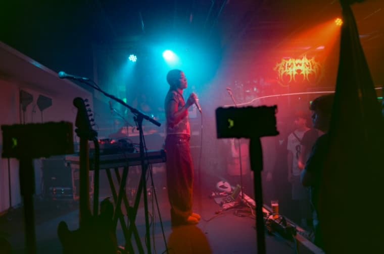 dexter in the newsagent is London’s new soulful storyteller