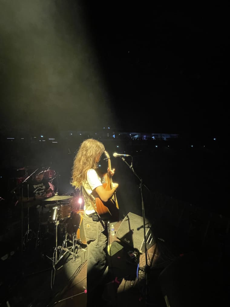 Searows shares his camera roll from a busy year on tour