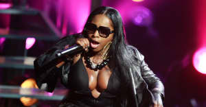 Foxy Brown booed offstage in New York