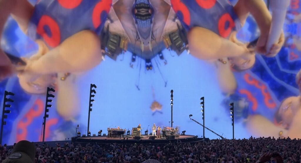Phish Revive “Mound,” “Tela” and “Wingsuit” and Vacuum Solo at Penultimate Sphere Show